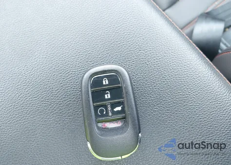 2025 Honda Cr-V Hybrid Sport Touring z USA, uszkodzony, nr VIN 7FARS6H99SE025933